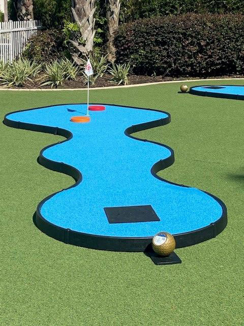 An AGS MiniLinks® hole at the Orlando World Center Marriott features a squiggly shape and blue turf
